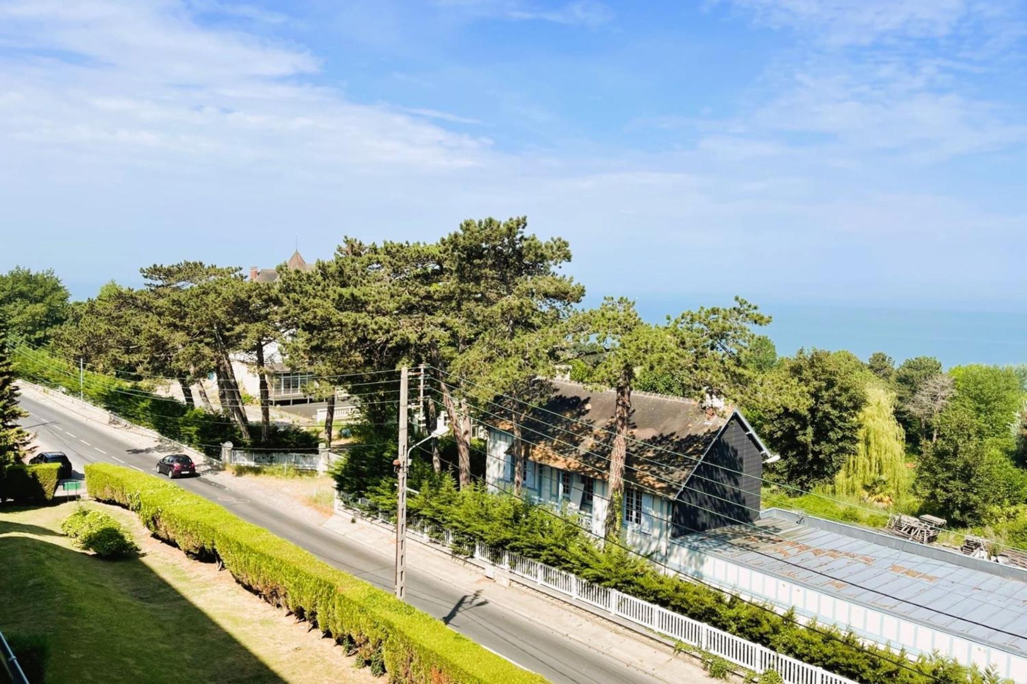 Aux Flots Bleus Avec Balcon Et Vue Sur Mer 트로우빌쉬메르 외부 사진